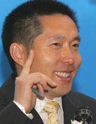 中央電視臺廣告經(jīng)濟信息中心主任、經(jīng)濟頻道總監(jiān)郭振璽