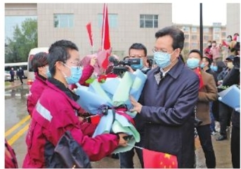 慶陽市第二、三批支援湖北醫(yī)療隊12名隊員凱旋