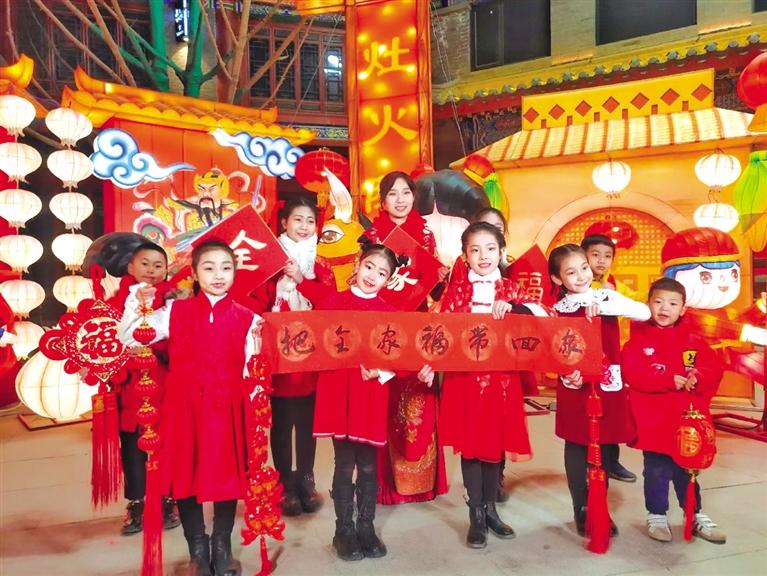 原創(chuàng)音樂電視《全家?！废蛱m州市人民拜年！