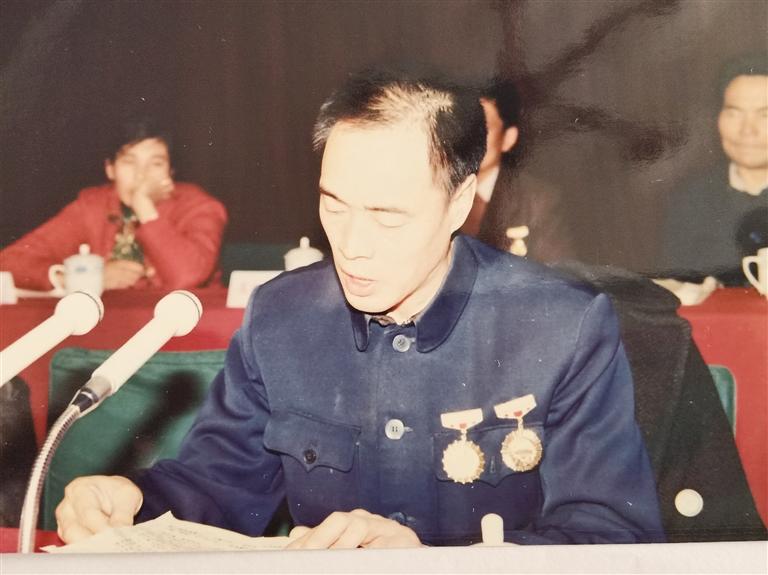 尋訪百名先鋒黨員  他用13年的時(shí)間完成28年的工作量——記“刀具大王”、全國(guó)勞模、蘭州通用機(jī)器廠工人技師蘆聚才